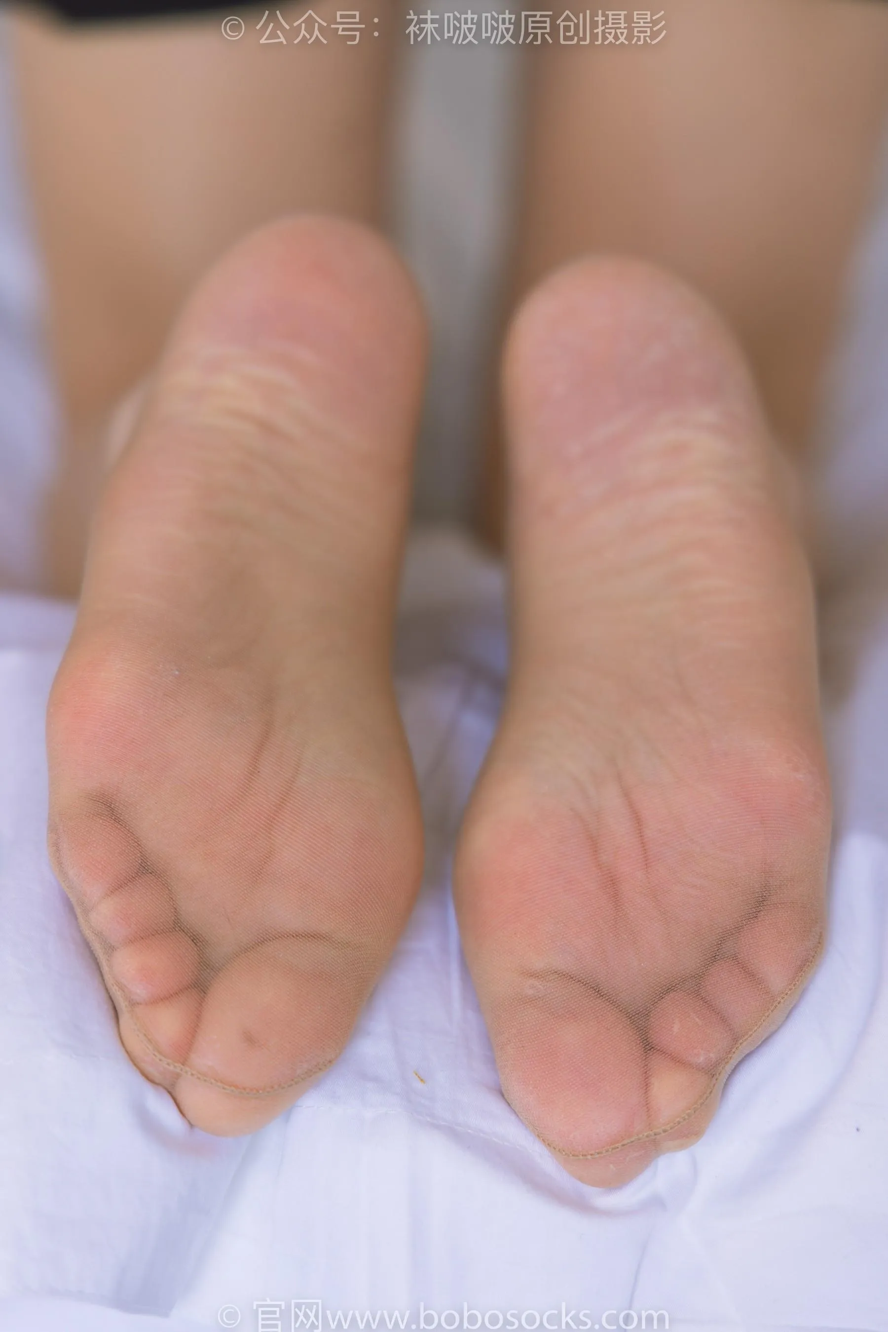 [BoBoSocks袜啵啵]NO.216 小甜豆-两双高跟鞋、肉丝、油亮黑丝 [90P]插图9